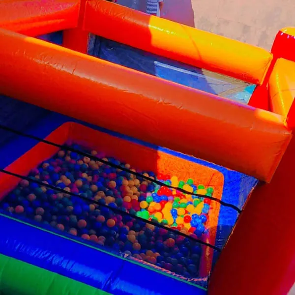Locação de Piscina de bolinha inflável em Praia Grande